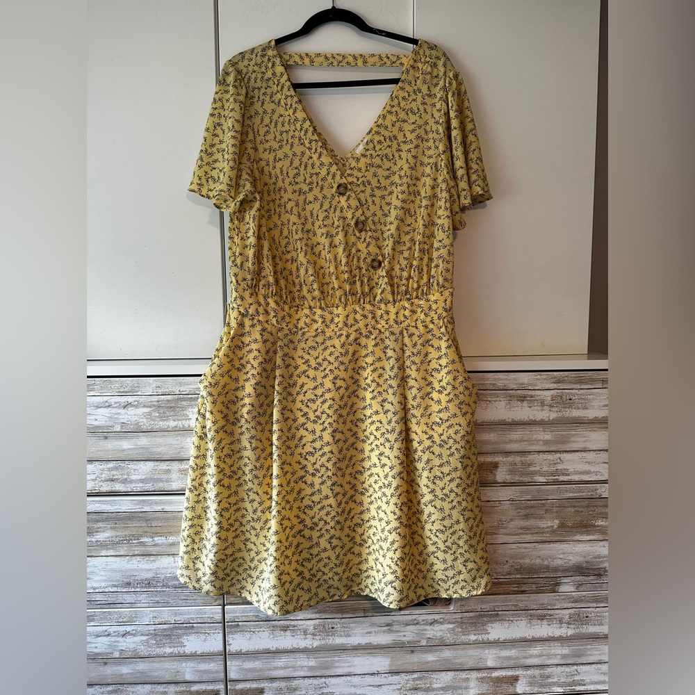 🌼 Yellow Floral Button Front Midi Dress 1X Short Sleeve Cottagecore Sundress